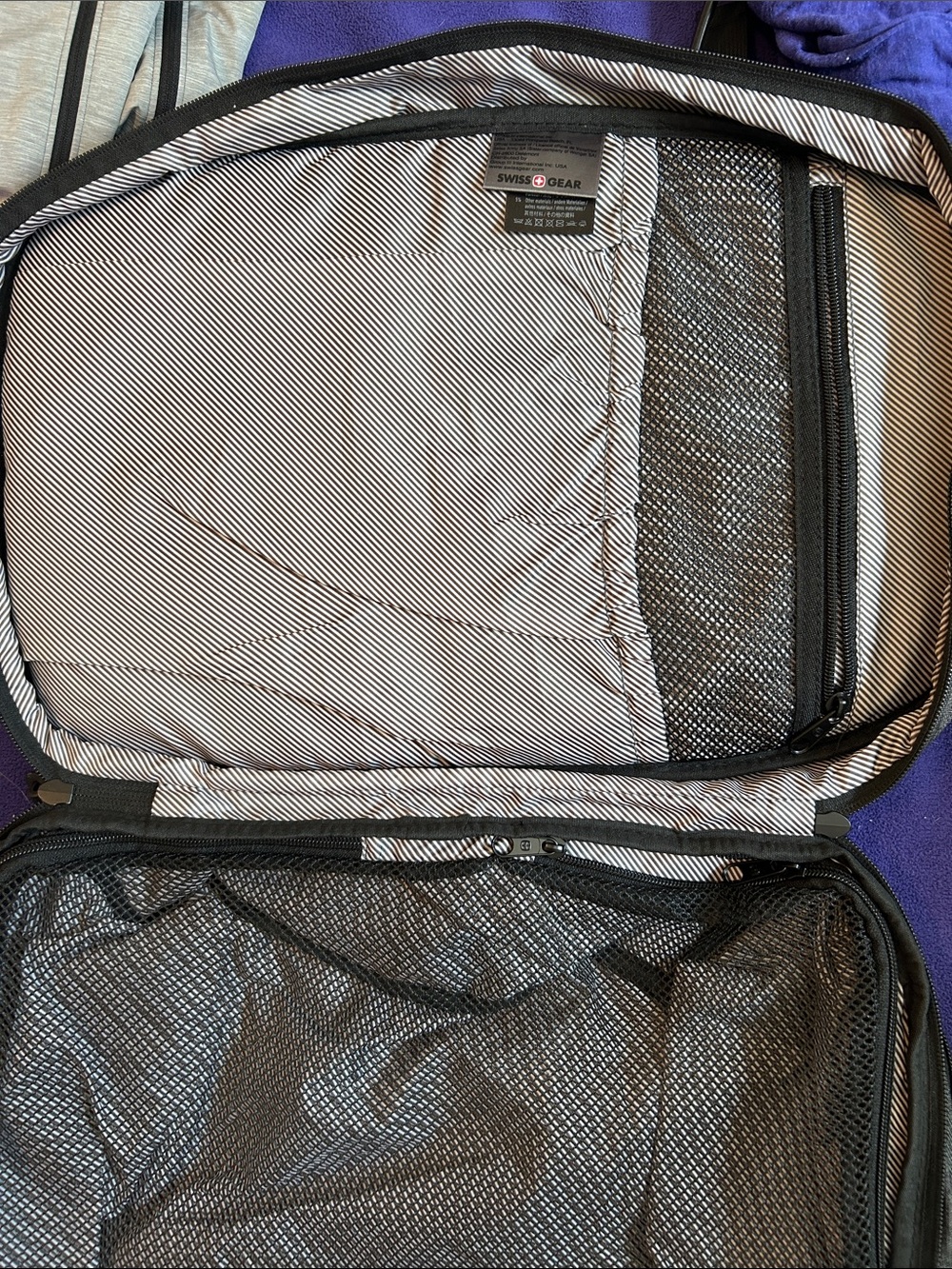 SwissGear Dark Gray Men's Everyday Backpack - Picture 6 of 8
